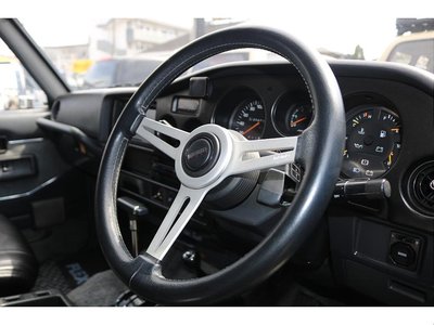 TOYOTA LAND CRUISER 60 - 10