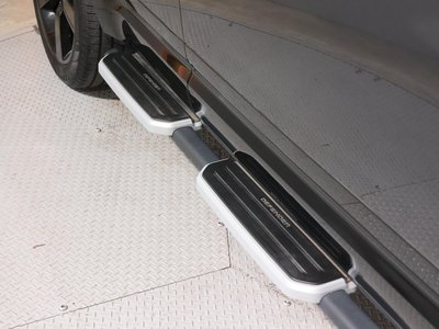 LAND ROVER DEFENDER - 6