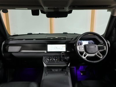 LAND ROVER DEFENDER - 2