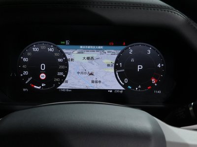 LAND ROVER DEFENDER - 10