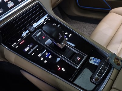 PORSCHE PANAMERA - 9