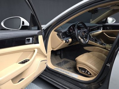 PORSCHE PANAMERA - 10