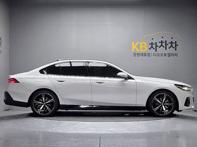 BMW 5 SERIES - 5