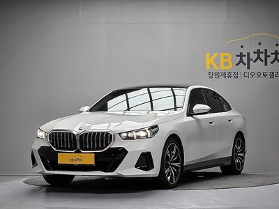 BMW 5 SERIES - 1