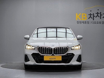 BMW 5 SERIES - 2