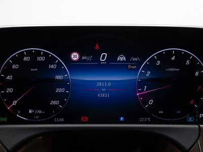 MERCEDES-BENZ E-CLASS - 8