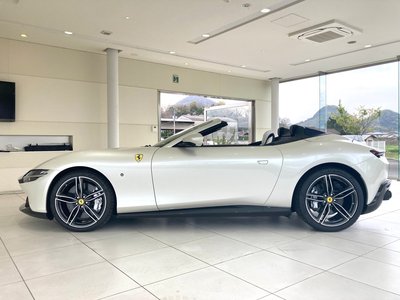 FERRARI ROMA SPIDER - 2