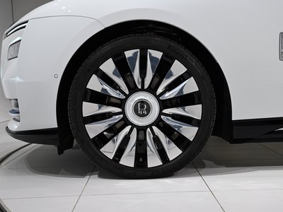 ROLLS-ROYCE SPECTRE - 7