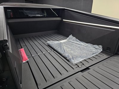 TESLA CYBERTRUCK - 5