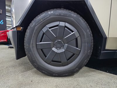 TESLA CYBERTRUCK - 3