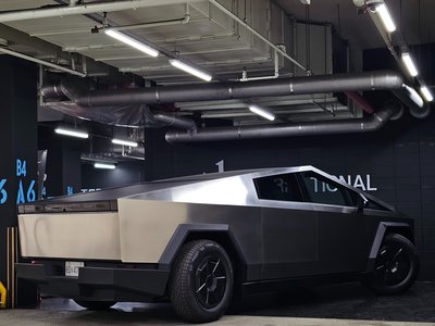 TESLA CYBERTRUCK - 7