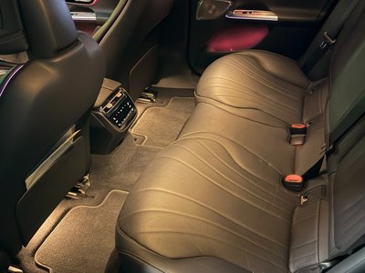 MERCEDES-BENZ EQE - 9