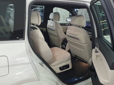 2025 BMW X7 — миниатюра 12