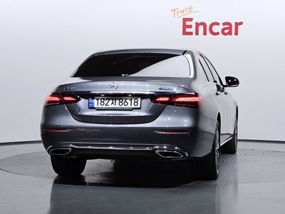 MERCEDES-BENZ E-CLASS - 3