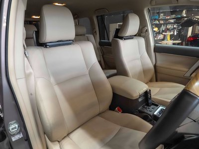 TOYOTA LAND CRUISER PRADO - 10