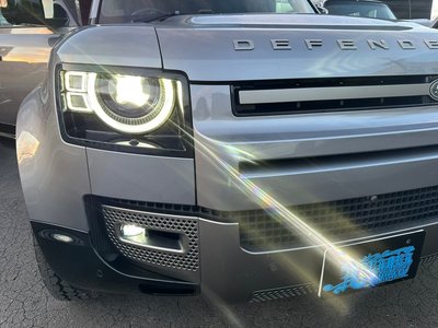 LAND ROVER DEFENDER - 8