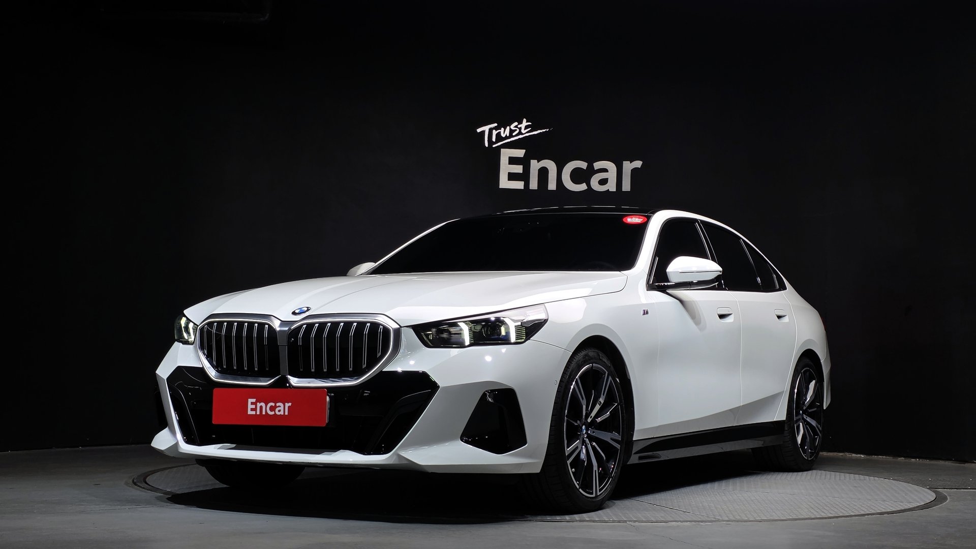 BMW 5 SERIES - View 1