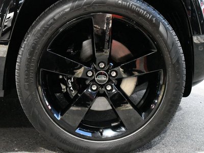 LAND ROVER DEFENDER - 7