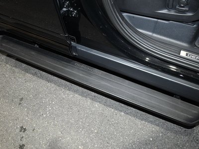 LAND ROVER DEFENDER - 10