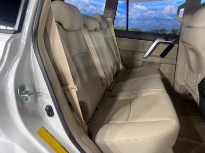 TOYOTA LAND CRUISER PRADO - 9