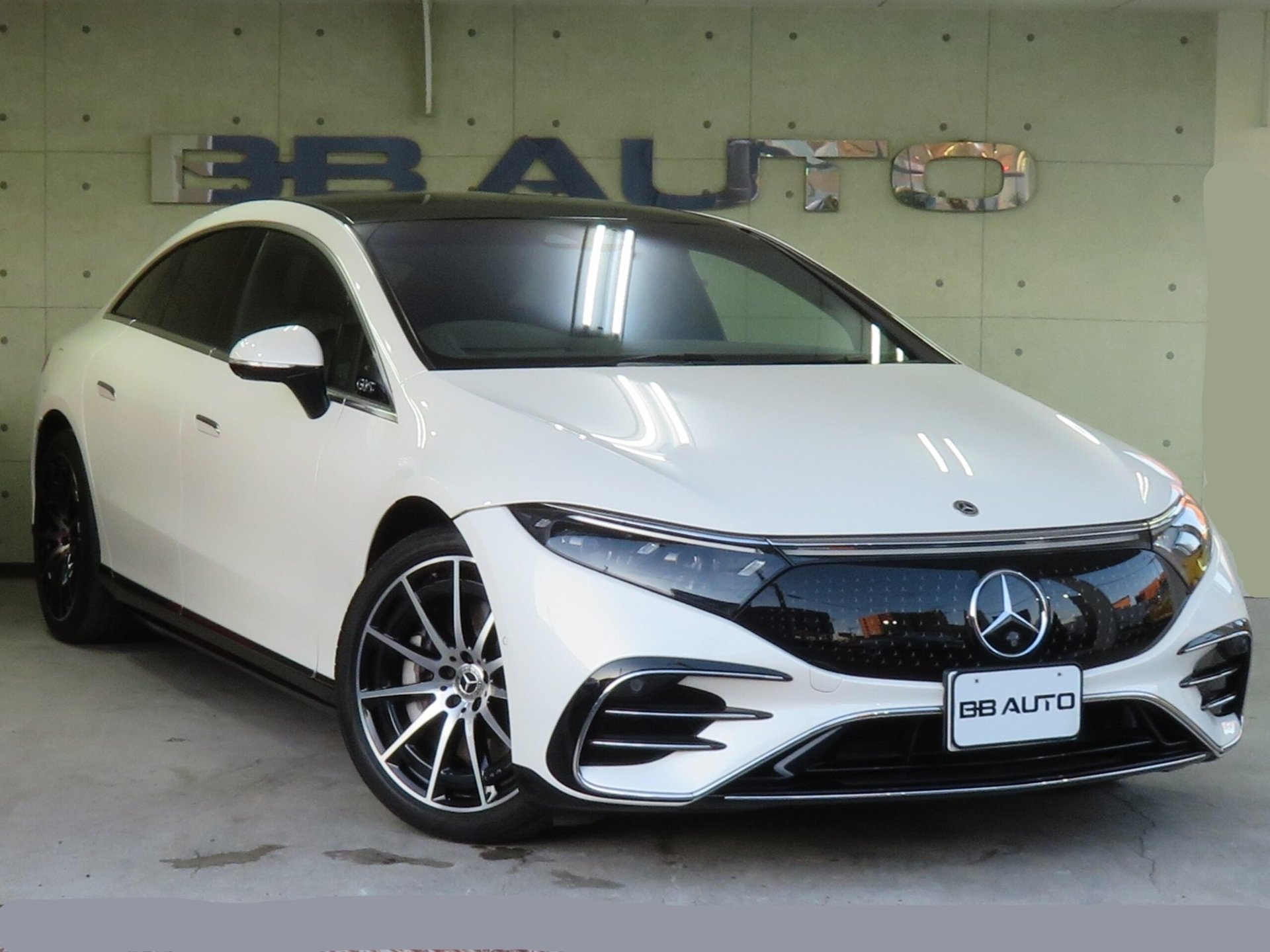 MERCEDES-BENZ EQS - View 1