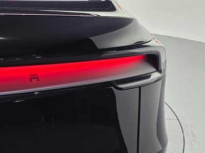 2025 Tesla MODEL Y — фото 10