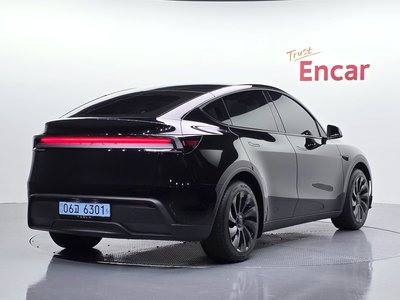 2025 Tesla MODEL Y — фото 3
