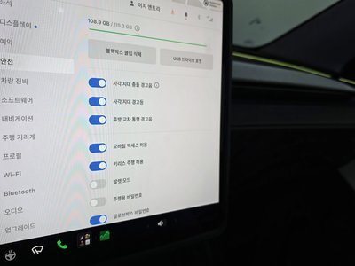 2025 Tesla MODEL Y thumbnail 24