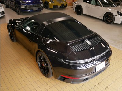 PORSCHE 911 - 6