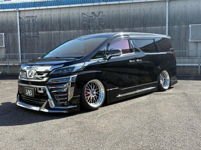 TOYOTA VELLFIRE - 2