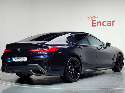 2021 BMW 8 SERIES photo 5