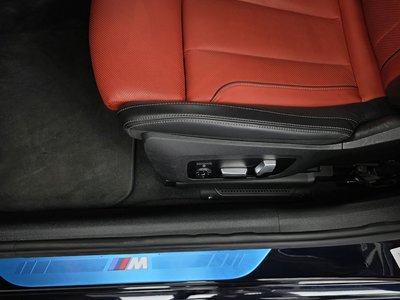 2021 BMW 8 SERIES — миниатюра 31