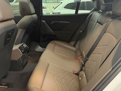 2025 BMW 5 SERIES 缩略图 11