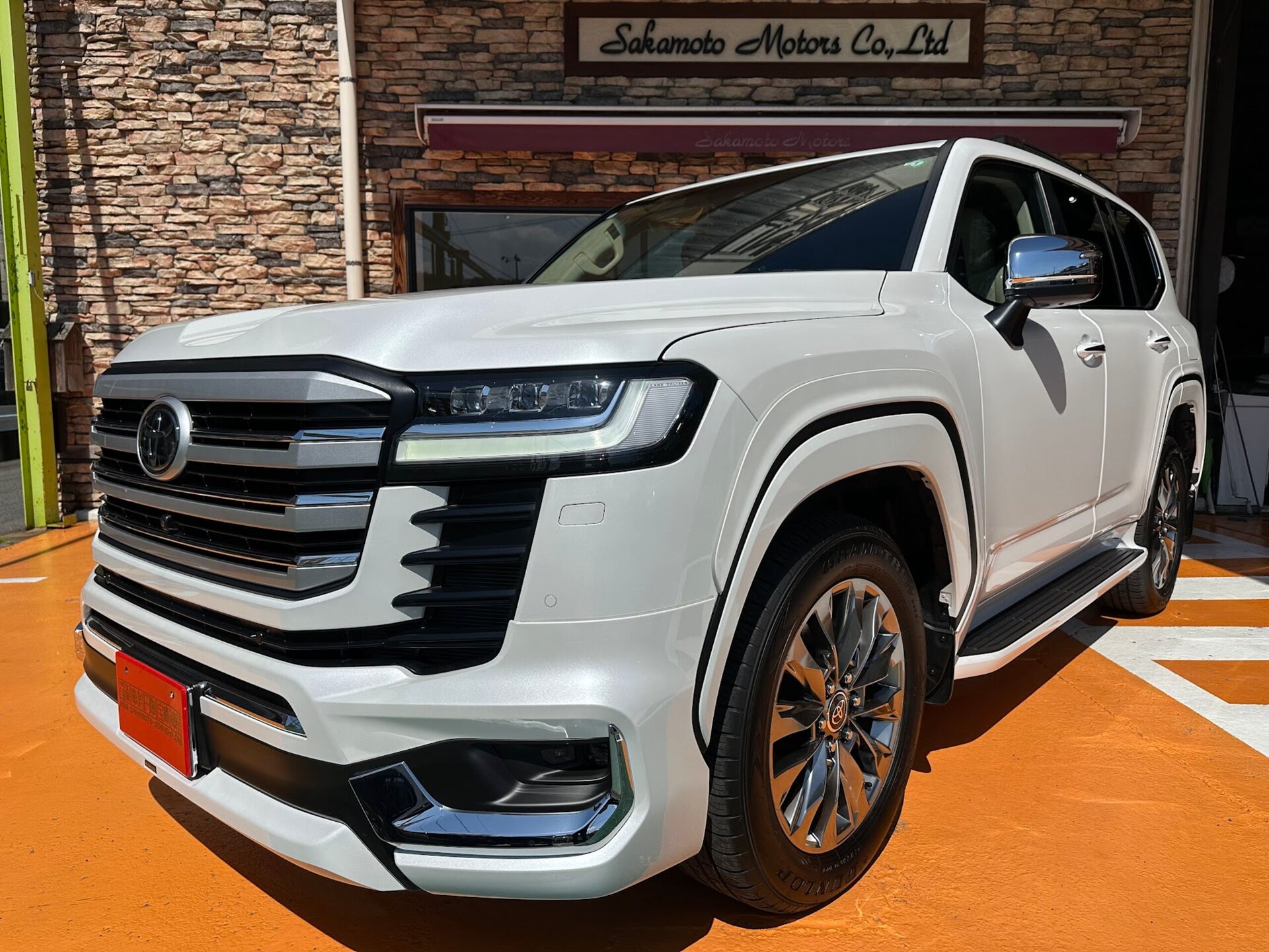 TOYOTA LAND CRUISER 300 - View 1