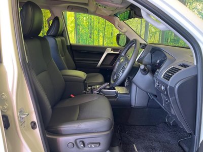 TOYOTA LAND CRUISER PRADO - 8