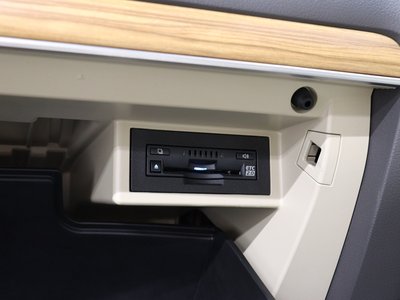صورة مصغرة 90 لـ 2023 Toyota LAND CRUISER PRADO