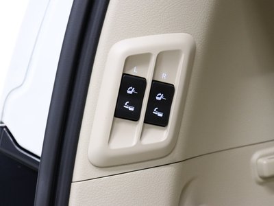صورة مصغرة 79 لـ 2023 Toyota LAND CRUISER PRADO
