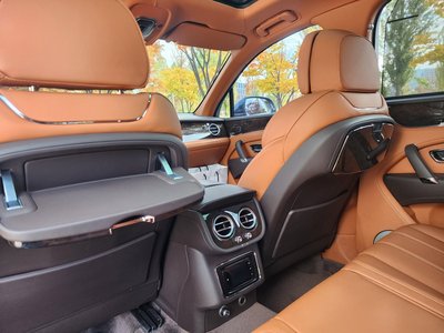 BENTLEY BENTAYGA - 6