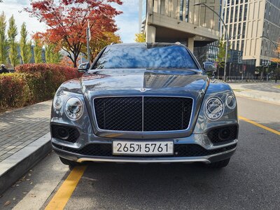 BENTLEY BENTAYGA - 2