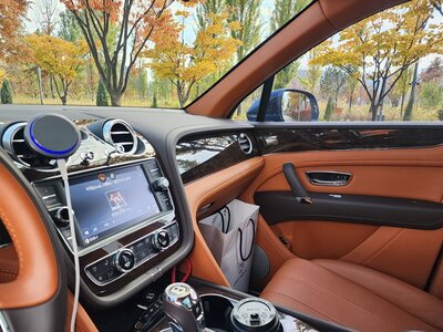 BENTLEY BENTAYGA - 9