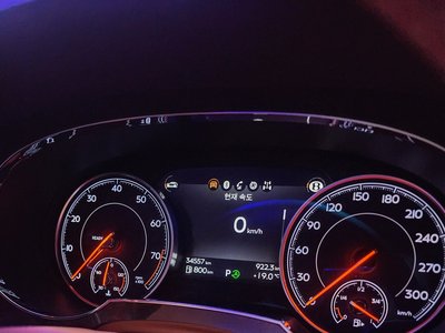 BENTLEY BENTAYGA - 7