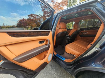 BENTLEY BENTAYGA - 10