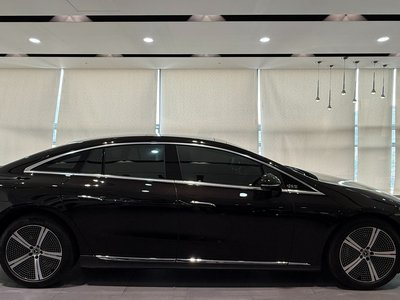 MERCEDES-BENZ EQS - 7