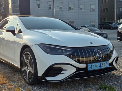 MERCEDES-BENZ EQE