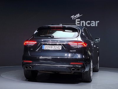 MASERATI LEVANTE - 3