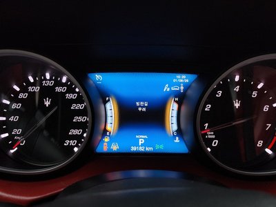 MASERATI LEVANTE - 8