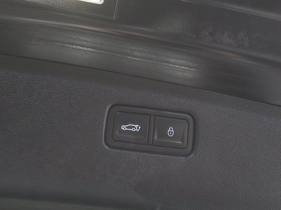 2022 Genesis ELECTRIFIED GV70 thumbnail 31