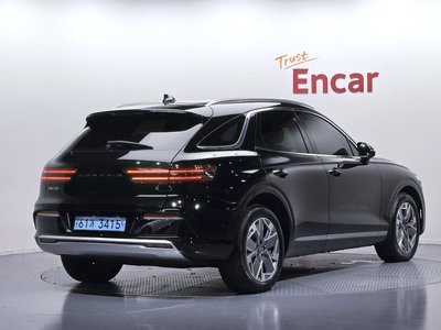 2022 Genesis ELECTRIFIED GV70 photo 3