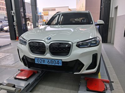 BMW IX3