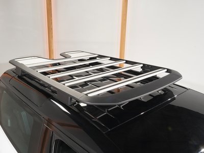 LAND ROVER DEFENDER - 3